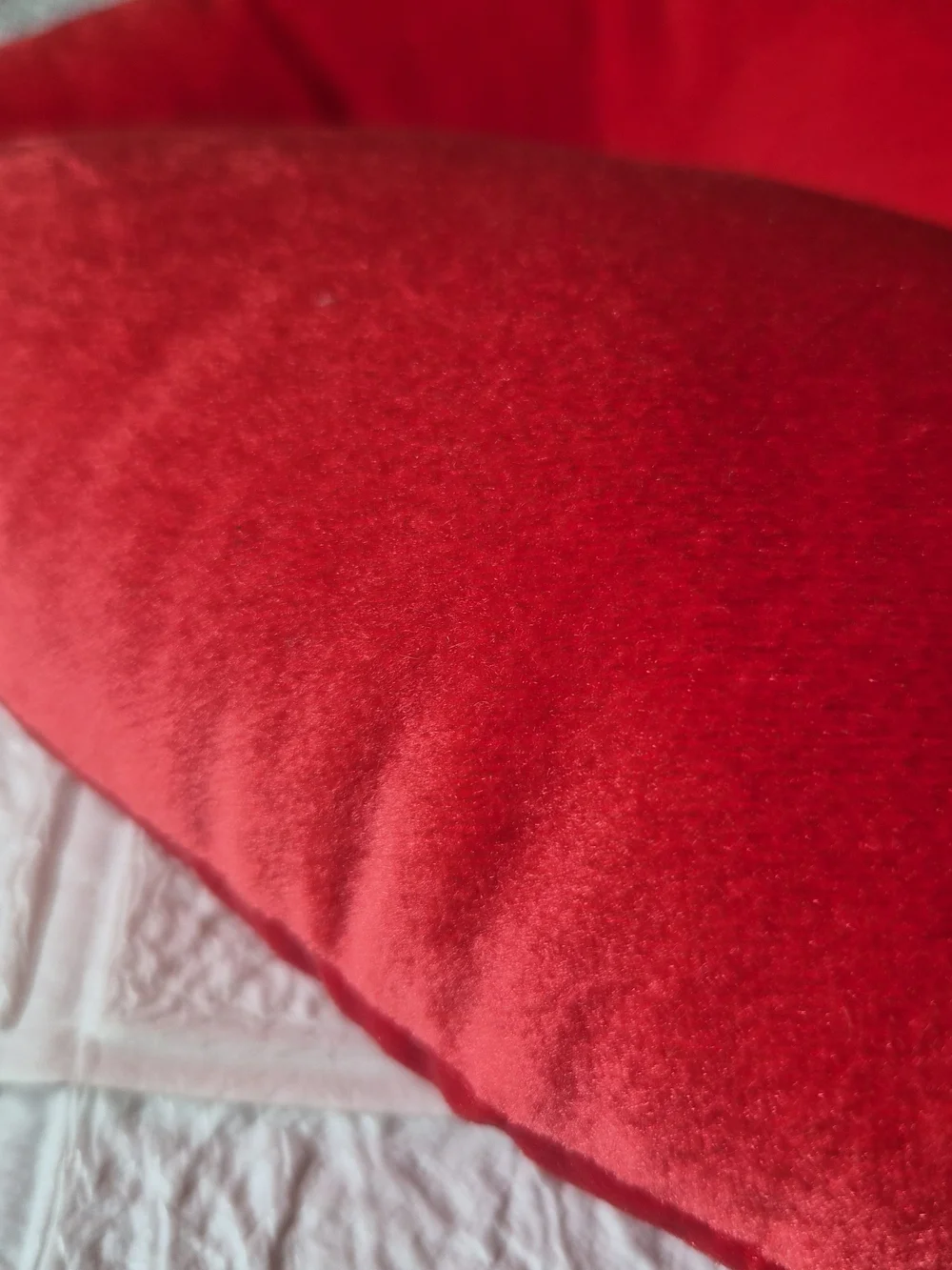 Room Essentials Lips Throw Toss Pillow Soft Red Plush 10” x 18” Valentine’s Lips
